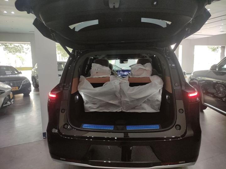 Leapmotor D19 2026 EREV 500 Smart Premium 6-Seater photo 8