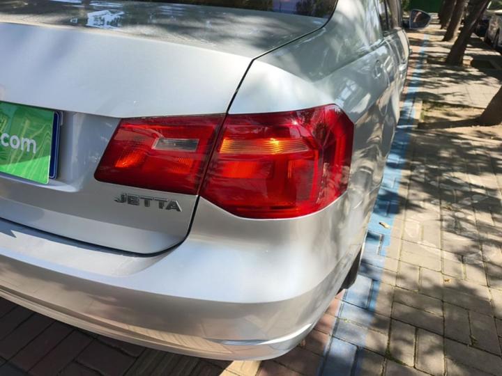 2015 1.6L MT Fashion photo 7