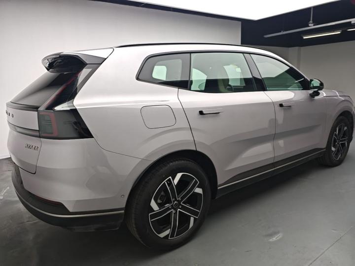 XC70 Hybrid 2026 RWD Long Range Core photo 4