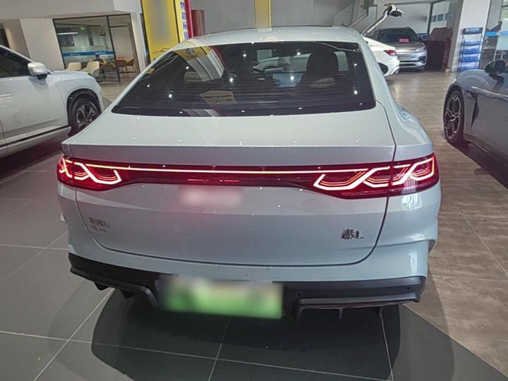 Qin L 2024 DM-i 120KM Excellence photo 5