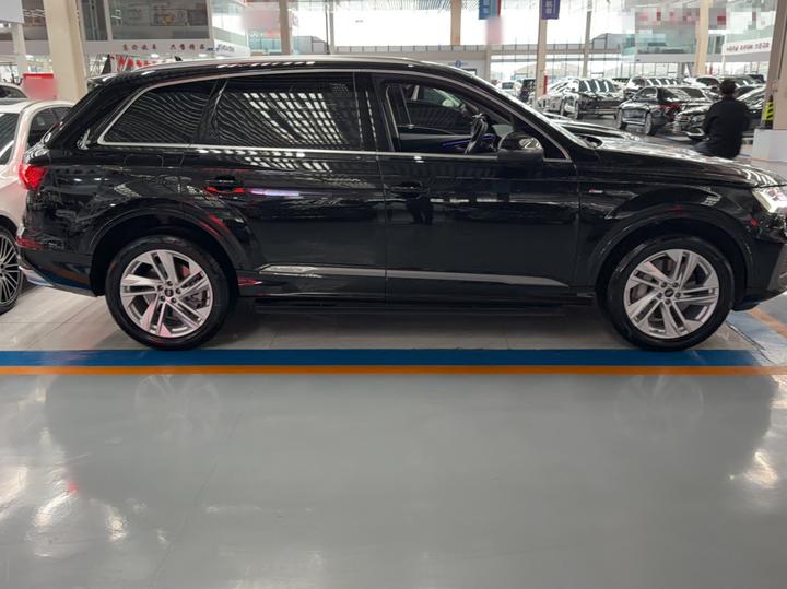 Q7 2023 45 TFSI quattro S line Sport photo 3