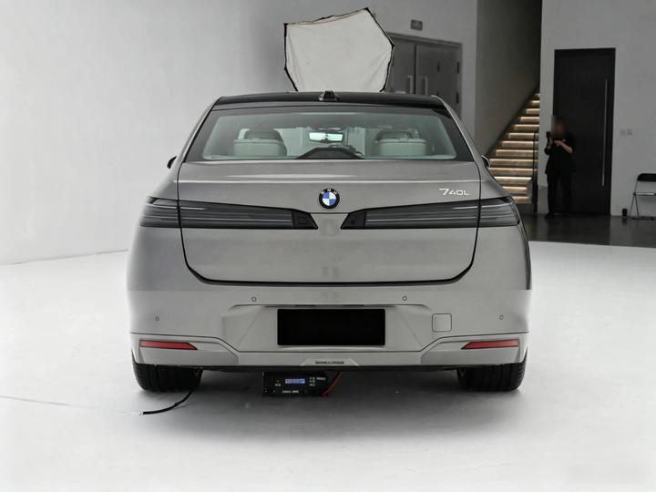 7 Series Facelift 740Li Leading M Sport Package photo 5
