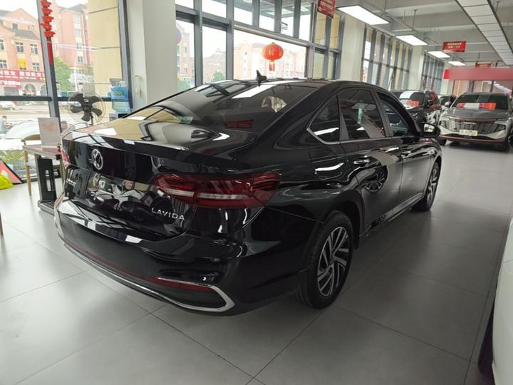 Lavida 2023 1.5L AT photo 6