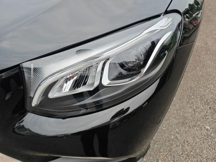 GLC 2017 GLC 260 4MATIC Luxury photo 3