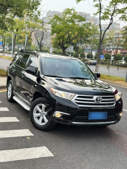 Highlander 2012 2.7L RWD 5-Seater Elite photo 3
