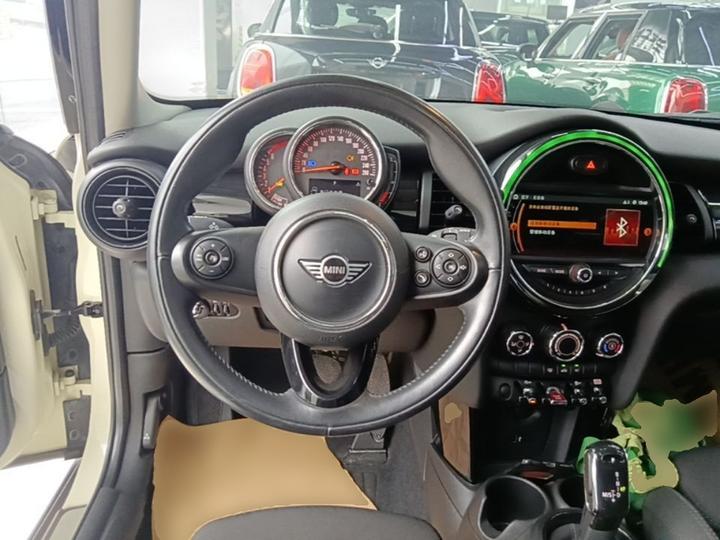 2018 1.5T COOPER Classic 5-Door photo 6