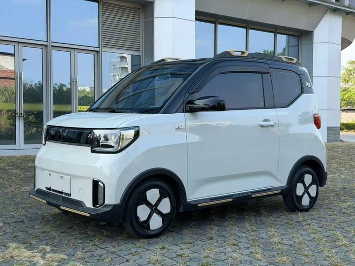 Hongguang MINIEV 2022 GAMEBOY 300km LFP