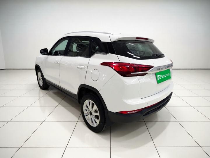 BAIC X3 2019 1.5T MT Honor photo 4