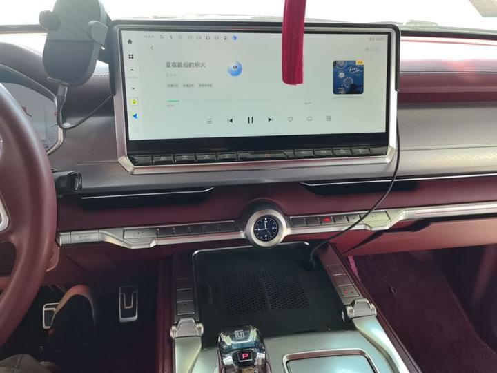 700 EV 2024 Hi4-T photo 8