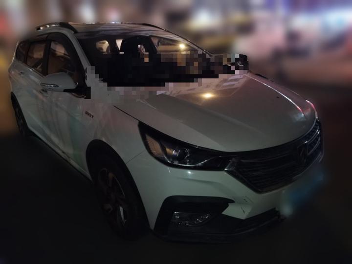 310W 2018 1.5L AT Luxury China VI photo 3