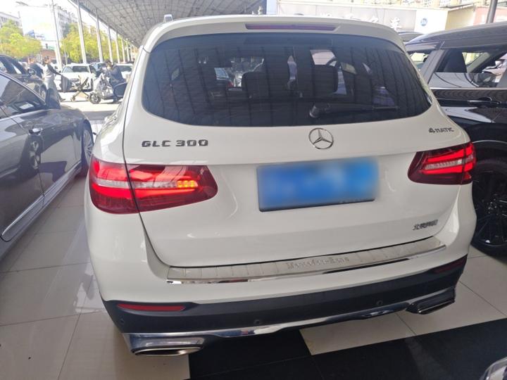 GLC 2016 GLC 300 4MATIC Dynamic photo 3