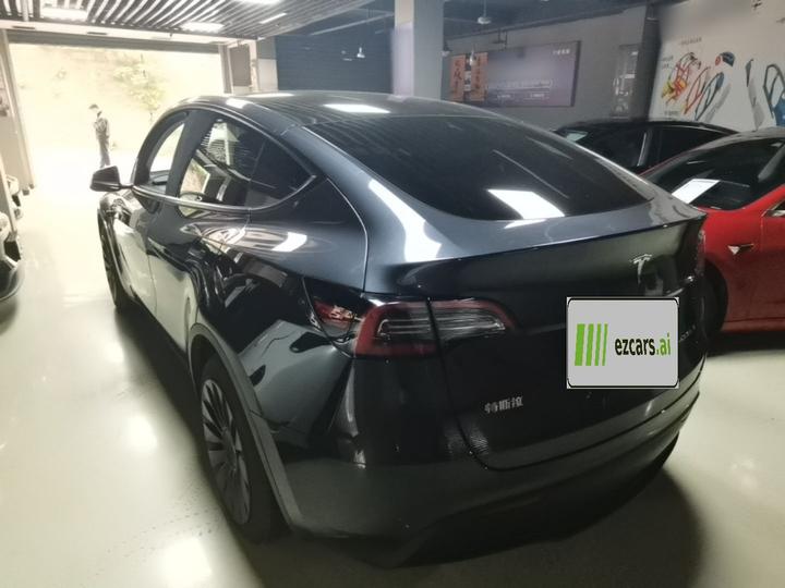 Model Y 2024 RWD photo 4