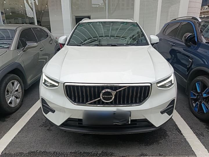 XC40 2023 B3 Luxury photo 2