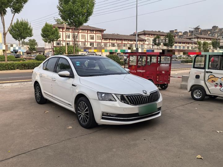 Octavia 2018 TSI230 DSG Luxury photo 3