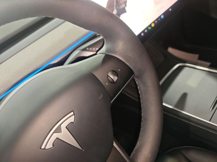 Model Y 2024 RWD photo 5