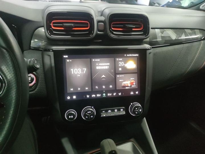 02 Hatchback 2021 2.0TD Halo photo 8