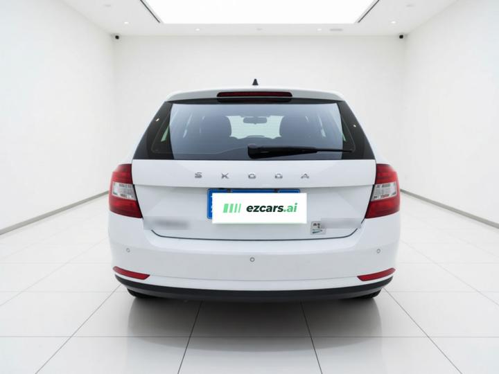 Rapid Spaceback 2019 Facelift 1.5L AT Comfort China V photo 3