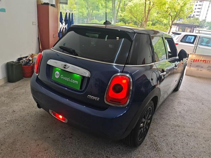 2016 1.5T COOPER 5-Door photo 4