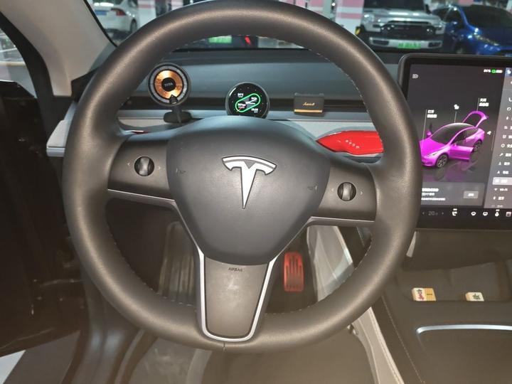 Model Y 2024 RWD photo 7