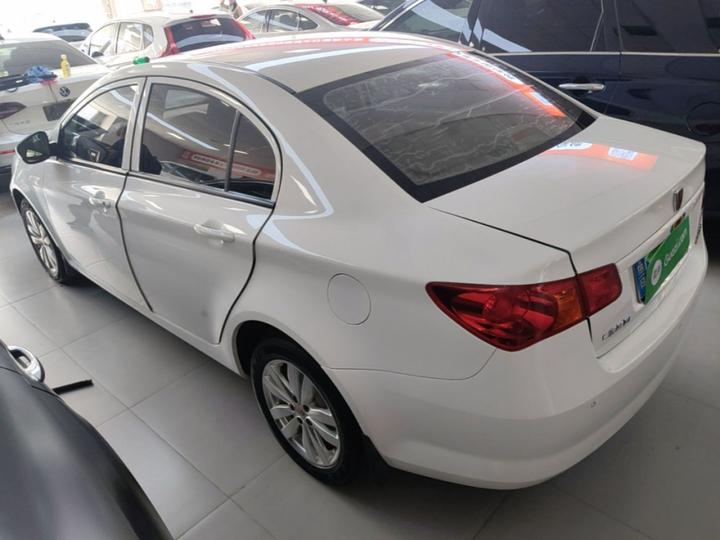 350 2015 1.5L MT Luxury photo 4