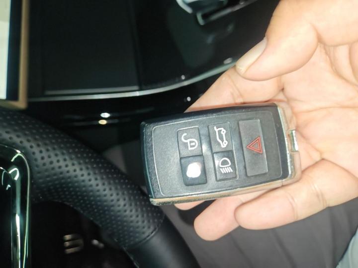 Range Rover Velar 2024 Dynamic SE photo 8