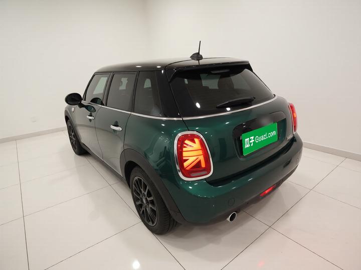 2018 1.5T COOPER Classic 5-Door photo 4