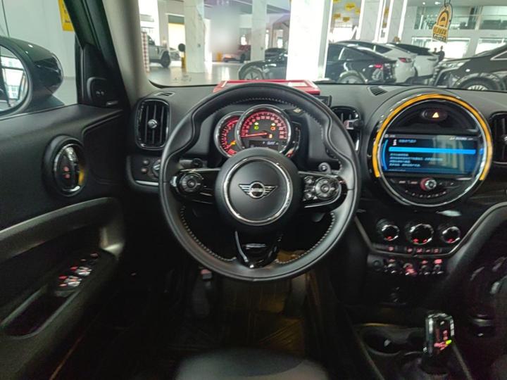 2019 2.0T COOPER S ALL4 photo 6