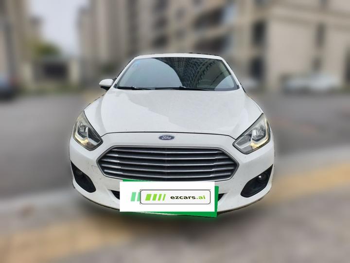 Escort 2015 1.5L MT Comfort photo 2