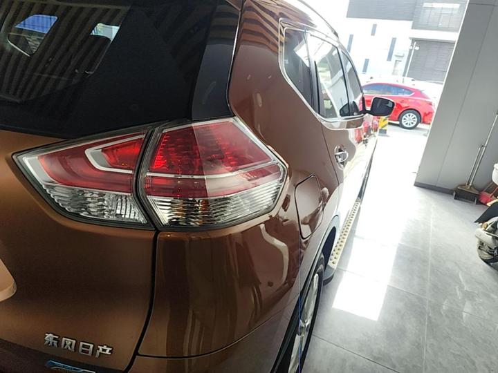 X-Trail 2014 2.0L CVT Comfort 2WD photo 7