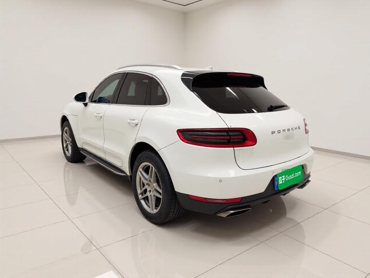 2017 Macan 2.0T photo 4