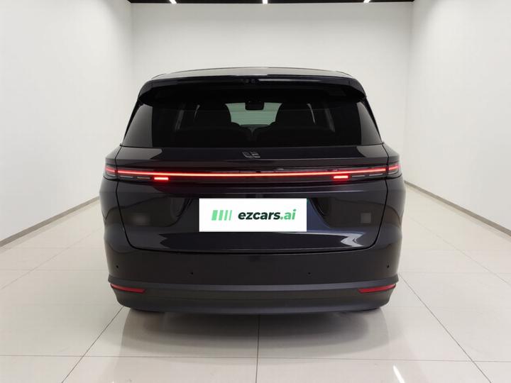 Li Auto i8 2025 Standard photo 3