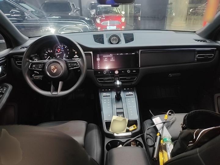 2022 Macan 2.0T photo 5