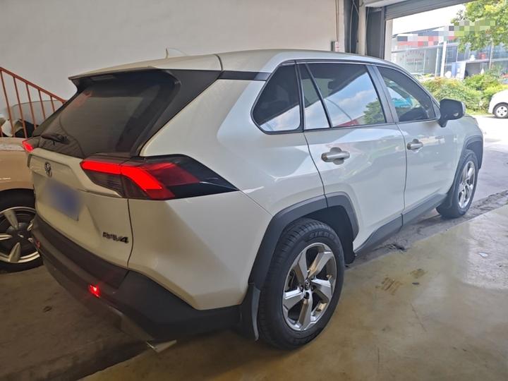 RAV4 2021 2.0L CVT RWD PLUS photo 4