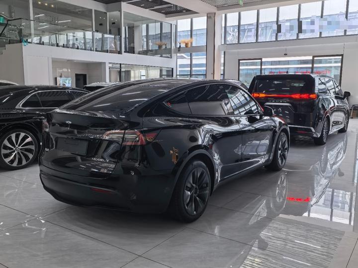 Model Y 2022 Facelift RWD photo 6