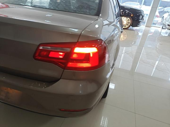 Bora 2015 1.6L MT Comfort photo 7