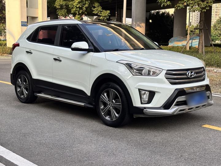 ix25 2015 1.6L AT RWD Smart GLS photo 3