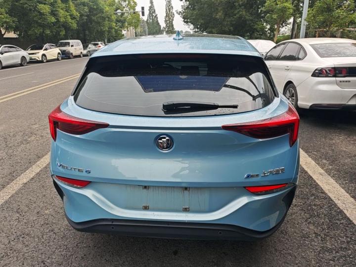 6 2020 PHEV photo 5