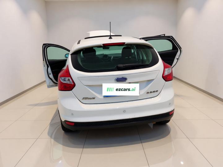 Focus 2012 Hatchback 1.6L AT photo 4