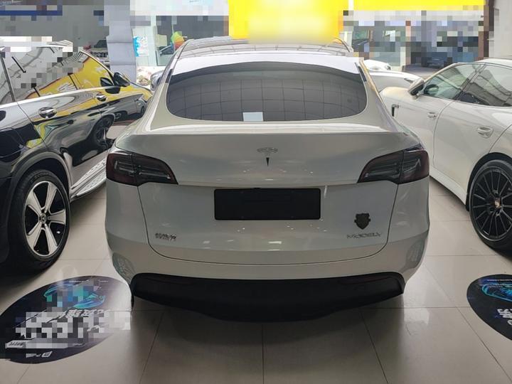 Model Y 2024 RWD photo 5