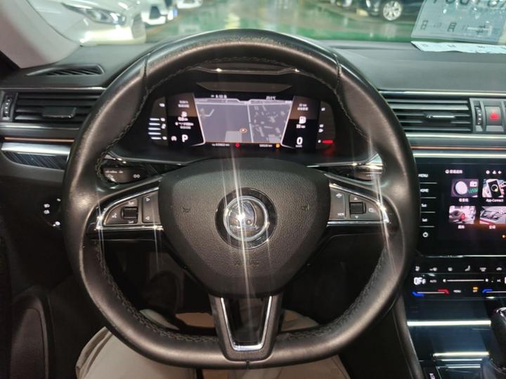 Superb 2022 TSI330 DSG photo 6