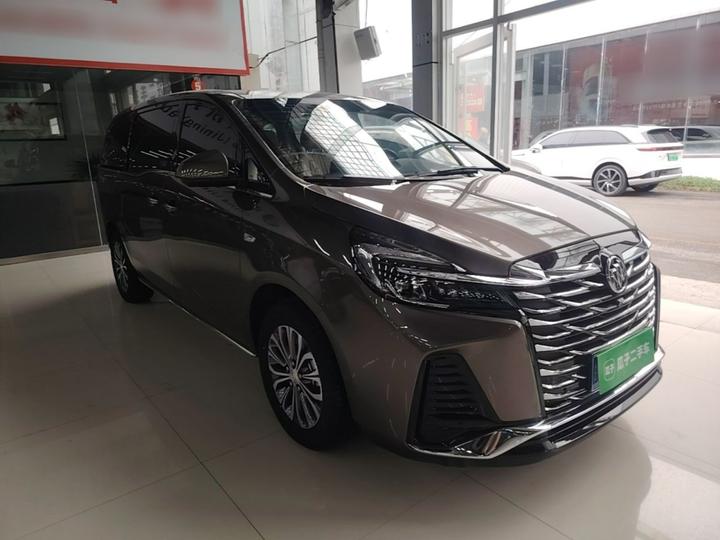 GL8 2023 Facelift Luxury photo 3
