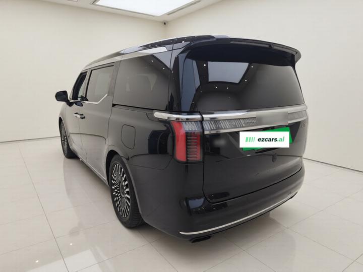 009 2024 6-Seater Executive AWD 108kWh photo 4
