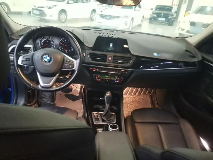 1 Series 2018 118i Sport photo 5