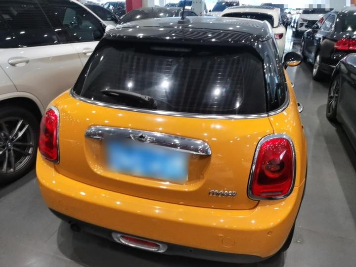 2016 1.5T COOPER 5-Door photo 3