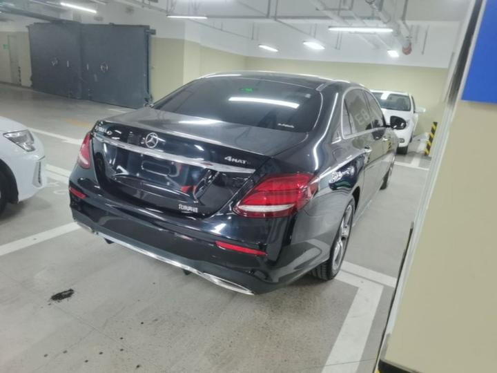 E-Class 2018 Facelift E 200 L Sport 4MATIC photo 4