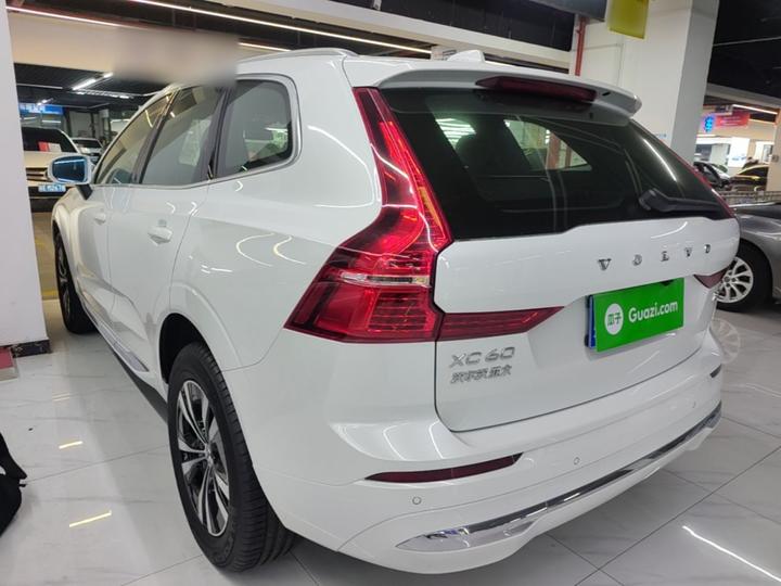 XC60 2025 B5 AWD Luxury photo 4