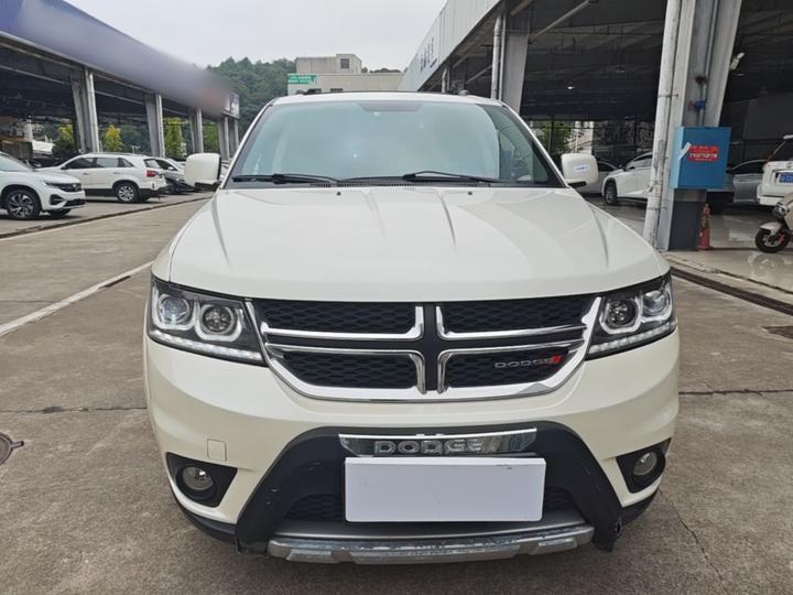 Dodge 2013 2.4L RWD photo 2
