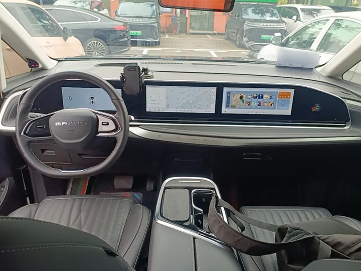 MAXUS Dajia 9 2022 Long Range Flagship photo 5