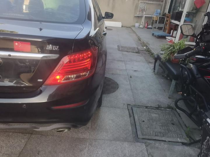 2015 Facelift 1.5L MT Luxury photo 7