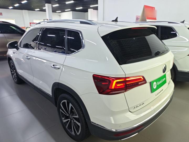 Tharu 2022 330TSI AWD Luxury photo 4